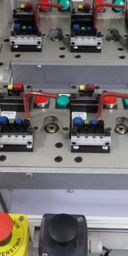 Stanowisko mechanicznego oraz elektrycznego testu głowic zaworowych - strona operatora